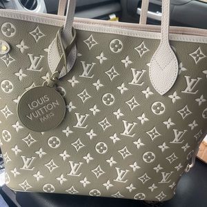 Louis Vuitton Nevermore purse